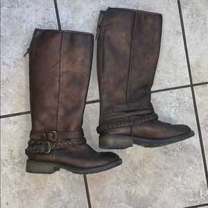 EUC- worn once Girls riding boots